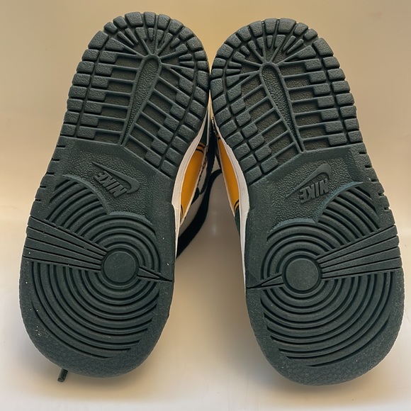 Nike Dunks - RARE Colorway - Picture 4 of 7